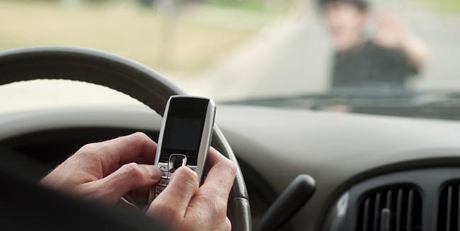 driving while using mobile phone