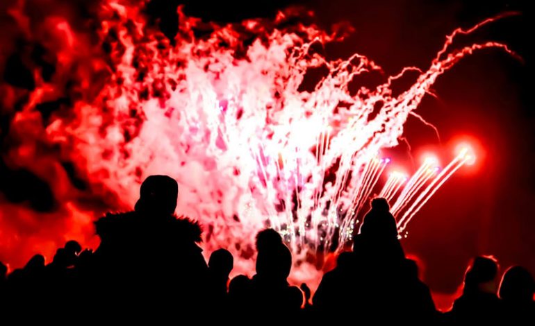 6,000 people enjoy fireworks display despite weather