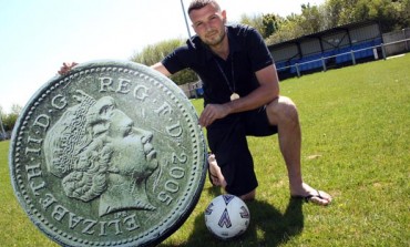 ROSS TURNBULL BACKS 'GIVE US A QUID!' CAMPAIGN
