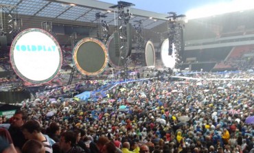 COLDPLAY ROCKS STADIUM OF LIGHT!