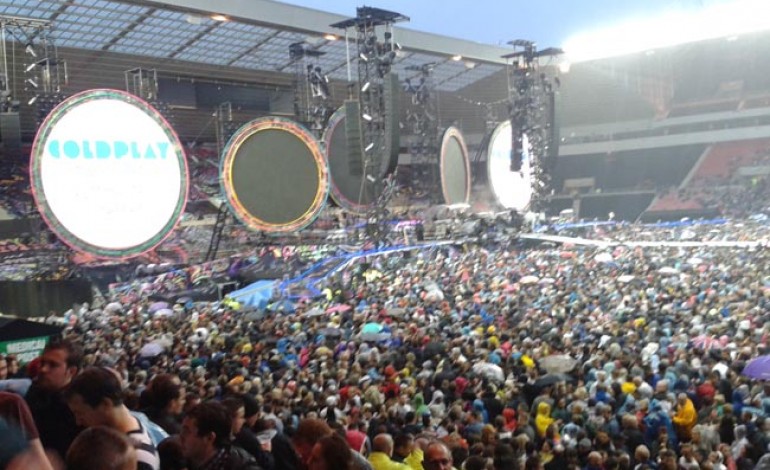 COLDPLAY ROCKS STADIUM OF LIGHT!