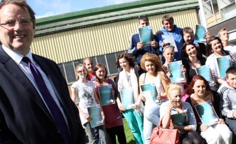 MP VISITS AYCLIFFE YOUNG LEARNERS