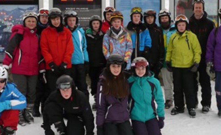 STUDENTS ON THE SLOPES IN ITALY