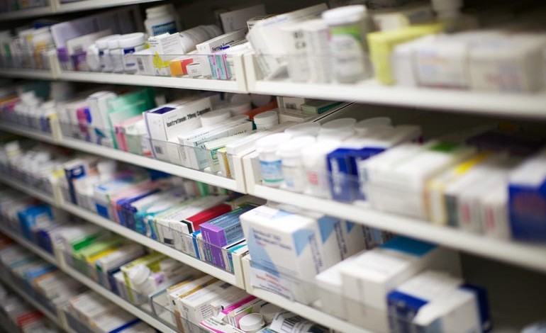 Council calls on government to halt cuts to pharmacies