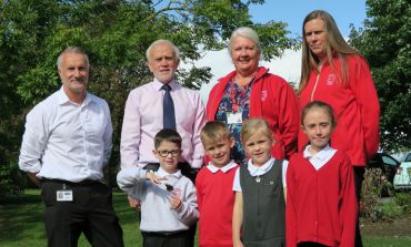 Schoolchildren join saving scheme