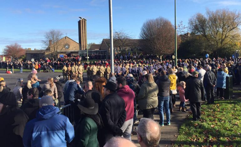 Hundreds mark Remembrance Sunday with Aycliffe services